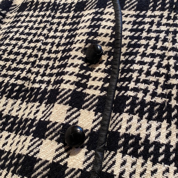 Vintage sleeve less buttons up dress - Picture 6 of 8